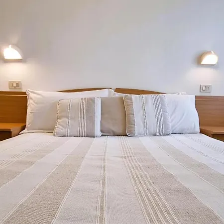 Appartamento -B- Vista Mare Con 2 Camere Da Letto-Residence Azzurro Apartment *